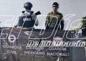 01 detenido con un rifle - El día de Michoacán