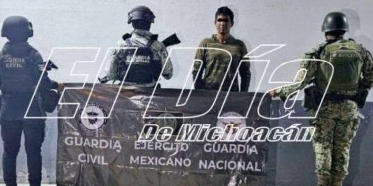 01 detenido con un rifle - El día de Michoacán