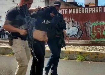 Asegura Fge Sustancias Ilícitas Y Detiene A Dos Personas Tras Ejecutar Cateos En Morelia