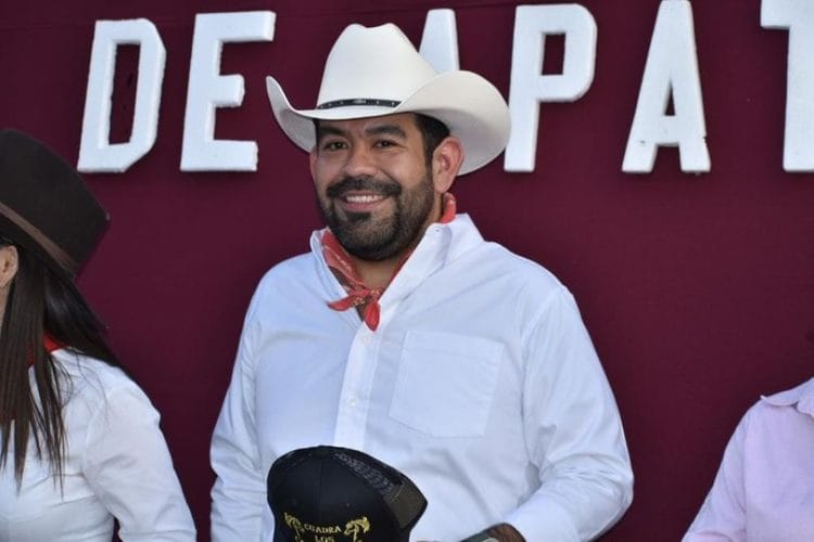 Mujeres Emprendedoras Serán Respaldadas Desde El Congreso: Paco Huacus