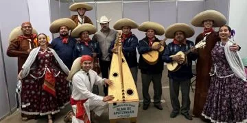 La Música De Arpa Planeca De Alma De Apatzingán Retumbó En La K’uínchekua 23 Ataque Armado A Camioneta En La Autopista Siglo Xxi