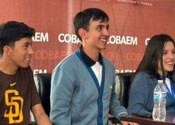Detienen camioneta cargada con madera presuntamente Ilegal
