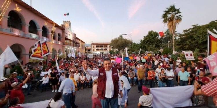 Compromete José Luis Cruz Lucatero gestionar mejor tarifa eléctrica para Apatzingán