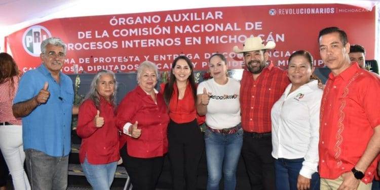 Aseguran camionetas robadas y equipo táctico, tras balacera en La Piedad