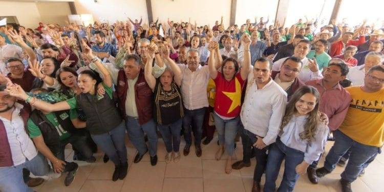 Se reúne José Luis Cruz y Raúl Morón con cuadros importantes de Morena, PT, PVEM de Los Reyes y Peribán 1 En Apatzingán, detienen a 3 en la calle Miguel Hidalgo del Varillero con «cocaína»