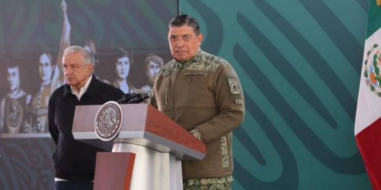 Con Arma en mano, le quitaron 600 mil pesos al salir del banco en Morelia