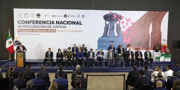 Colaboración entre Fiscalías para combatir la impunidad y la incidencia delictiva en beneficio de la sociedad 1 Ataque armado a camioneta en la Autopista Siglo XXI