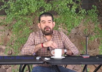 Detienen camioneta cargada con madera presuntamente Ilegal