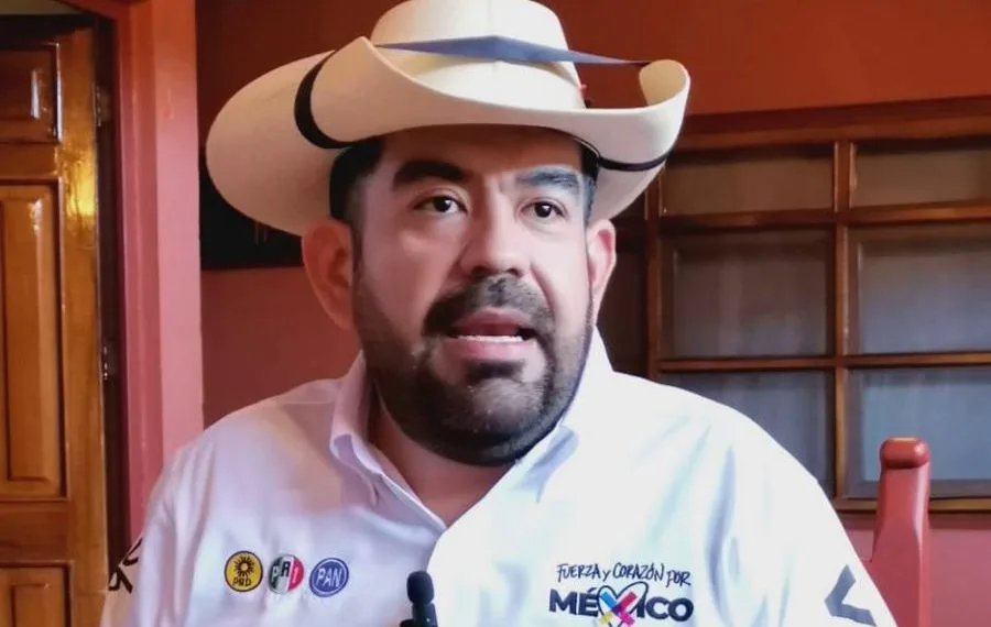 Paco Huacus - El Día De Michoacán