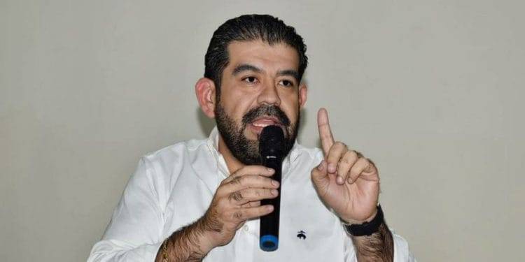 Asegura FGE sustancias ilícitas y detiene a dos personas tras ejecutar cateos en Morelia