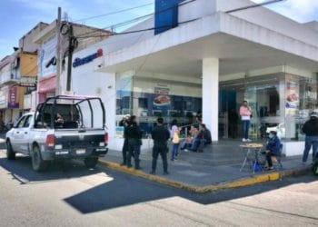 Con Arma en mano, le quitaron 600 mil pesos al salir del banco en Morelia