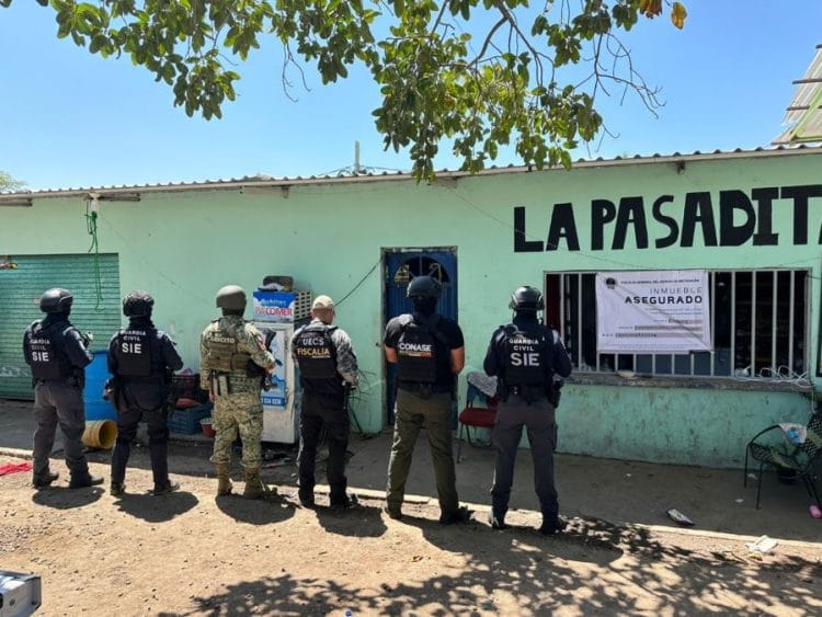 En Apatzingán, Vinculan A Proceso A Detenida Durante Cateo En Inmueble Utilizado Como Caseta De Extorsión A Transportistas En San Juan De Los Plátanos 22 En Apatzingán, Aseguran Inmueble Utilizado Como Caseta De Cobro De Extorsión Para Transportistas En San Juan De Los Plátanos