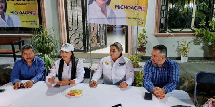 Seguridad, Salud, Educación, Campo, Medio Ambiente y Mujeres Temas prioritarios en la Agenda de Araceli Saucedo 1 Seguridad, Salud, Educación, Campo, Medio Ambiente y Mujeres Temas prioritarios en la Agenda de Araceli Saucedo