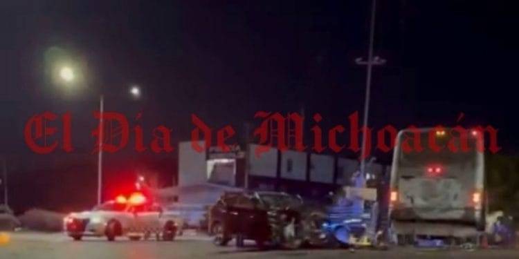 Aseguran camionetas robadas y equipo táctico, tras balacera en La Piedad