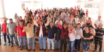 Cruz Lucatero Dialoga Y Se Compromete Con Ciudadanos Del Distrito 02