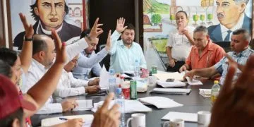 En Acuitzio, Fiscalía General Realiza Cateo Y Recupera 5 Vehículos Con Reporte De Robo Y Alteraciones En Sus Medios De Identificación; Hay Una Persona Detenida