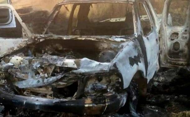 Tiran cadáver Maniatado y embolsado  en la Tamarindera de Apatzingán