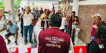 En Apatzingán, Ciudadanos Acuden A Realizar Exámenes Para Poder Ser Capacitadores Electorales