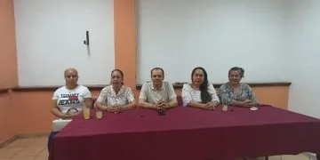 En Apatzingán, Ciudadanos Acuden A Realizar Exámenes Para Poder Ser Capacitadores Electorales