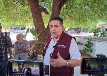 Tiran cadáver Maniatado y embolsado  en la Tamarindera de Apatzingán