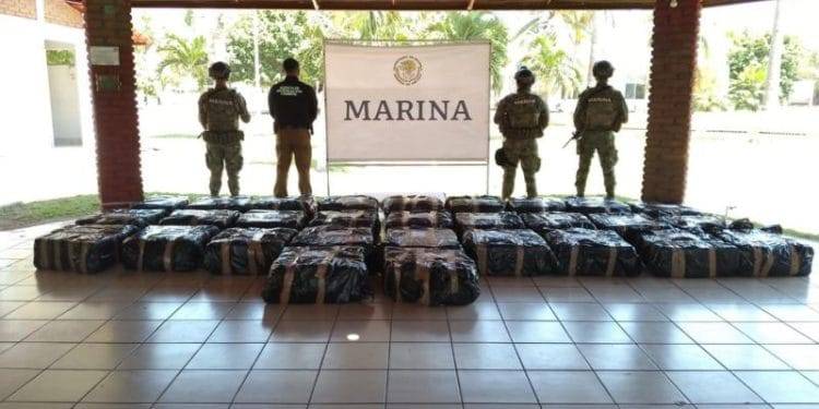 Marina ha asegurado 5,633 kilogramos de cocaína en la costa de Michoacán en los últimos 30 días 1 Localizan 5 cadáveres y dos vehículos calcinadas en cerro de Zinapécuaro