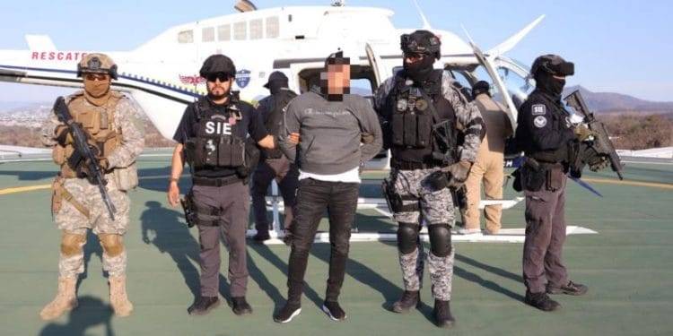 En acción interinstitucional realizada en Aguascalientes, fue detenido Ángel “N” el Camaleón, presunto responsable de secuestro cometido en Michoacán 1 En acción interinstitucional realizada en Aguascalientes, fue detenido Ángel “N” el Camaleón, presunto responsable de secuestro cometido en Michoacán