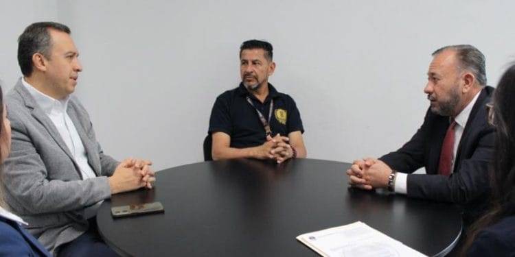 Inicia FGE proceso de inspección y supervisión a la Fiscalía Regional de Uruapan 1 Localizan 5 cadáveres y dos vehículos calcinadas en cerro de Zinapécuaro