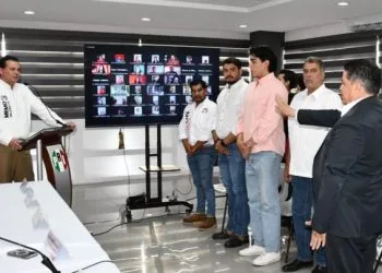 En Acuitzio, Fiscalía General Realiza Cateo Y Recupera 5 Vehículos Con Reporte De Robo Y Alteraciones En Sus Medios De Identificación; Hay Una Persona Detenida