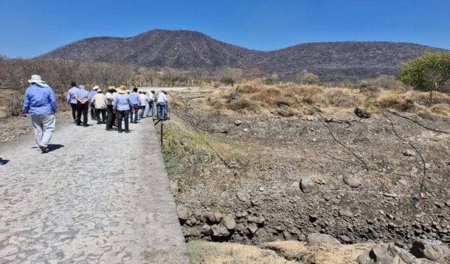 Productores agrícolas suman esfuerzos para rehabilitar la presa de El Cahulote 1 Identifican a uno de los cinco ejecutados en un cerro de Zinapécuaro