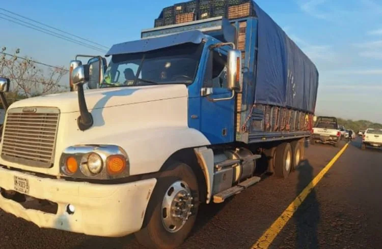 Tras Disparar Contra Camión Cargado De Limón, Autoridades Investigan Si Fue Intento De Extorsión O De Robo 22 Relacionan Al «Camaleón» Con Levantón Y Asesinato Del Sobrino De Joan Sebastián