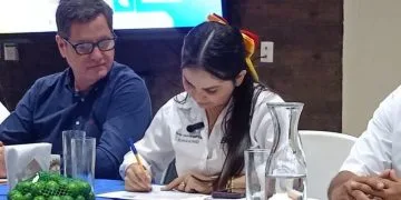 Blanca Firma De Compromiso X La Seguridad - El Día De Michoacán