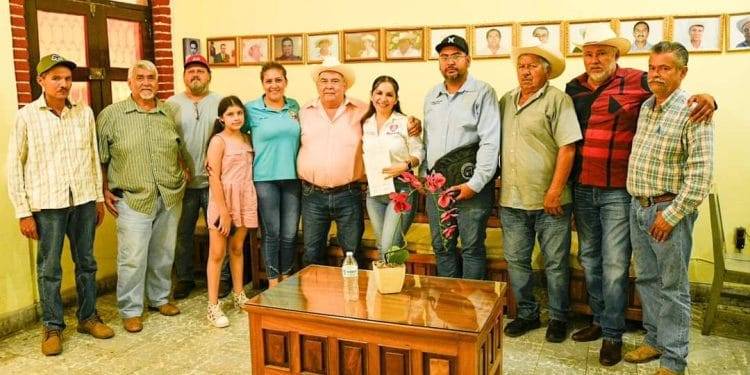 Blanca Álvarez se compromete con sector ganadero
