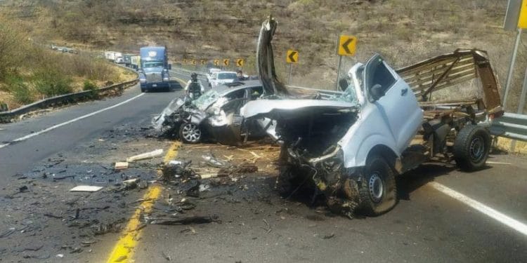 Dos personas fallecen durante brutal choque, en la autopista Siglo XXI 1 Fiscalía Michoacán, sede del XII Concurso Nacional de Juicios Simulados entre Fiscalías Mexicanas