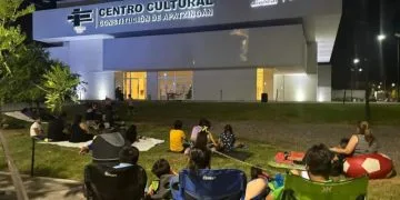 Gobierno De Apatzingán Promueve Diversión Entre Familia Con Proyección De Películas 22 Vamos A Fortalecer El Cuerpo Policiaco De Apatzingán, Con Equipamiento Y Capacitación Constante: Fanny Arreola