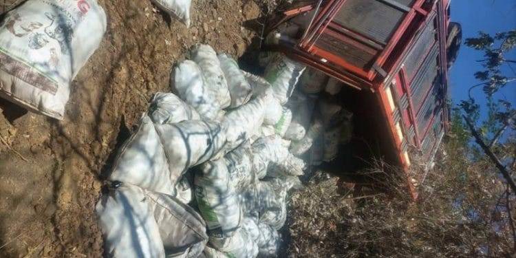 Vuelca camioneta en las Ordeñitas 1 En Ordenitas MPIO de Paracuaro - El día de Michoacán
