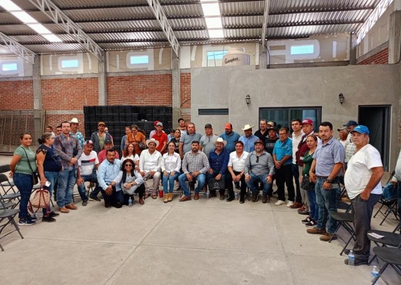 Fanny Con ganaderos de la Zona Sur de Apatizngan | El Día de Michoacán