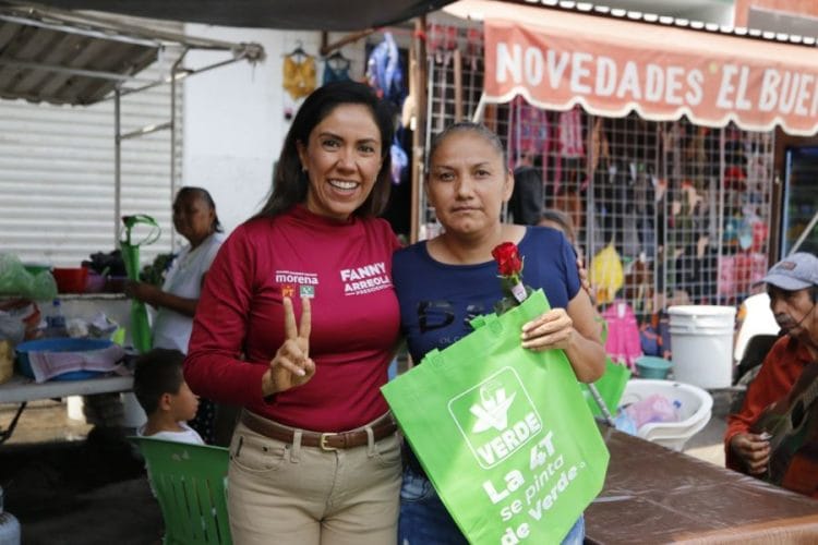 Felicita Fanny Arreola A Las Madres De Apatzingán; Su Compromiso Es Con Ellas 21 Felicita Fanny Arreola A Las Madres De Apatzingán; Su Compromiso Es Con Ellas