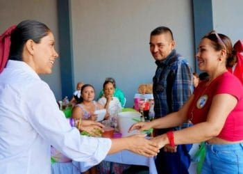 Maestras y maestros de Apatzingán van con el proyecto de Fanny Arreola