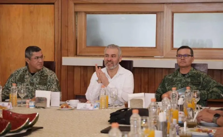 Operativo De Seguridad Es Reforzado En Apatzingán: Bedolla 22 Operativo De Seguridad Es Reforzado En Apatzingán: Bedolla