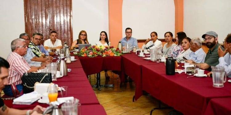 Roban cinco camionetas de «Madrina» en la Autopista Siglo XXI
