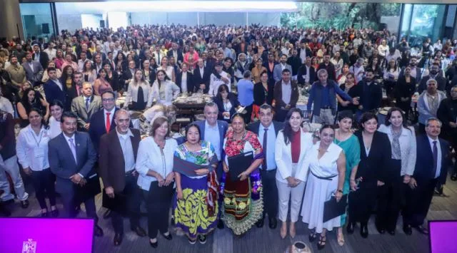 See Reconoce A Maestras Y Maestros Con 30 Años De Labor Docente 22 En Tancítaro, Asesinan A Despachadores Y Asaltan Gasolinera