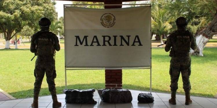 Marinos localizan 52 kilos de cocaína ocultos en contenedor refrigerado