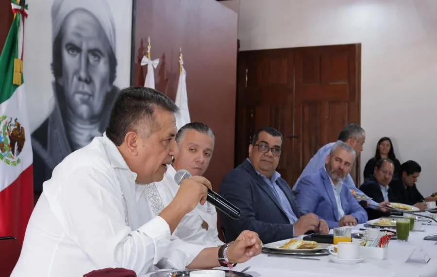 José Luis Cruz Se Reúne Con Bedolla Y Diputados Federales Electos, Acuerdan Gestionar Rehabilitación Carretera