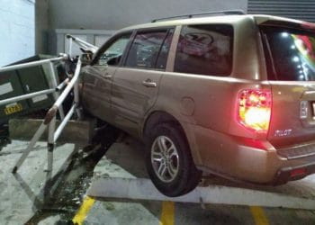Distribuyen despensas para comerciantes y trabajadores afectados por incendio en el Mercado