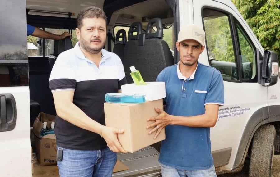Entregan apoyos alimentarios en comunidades marginadas de Apatzingan | El Día de Michoacán