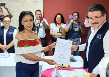 Fanny Arreola Recibe La Constancia De Mayoría Como Presidente Municipal De Apatzingán (Información Y Video)