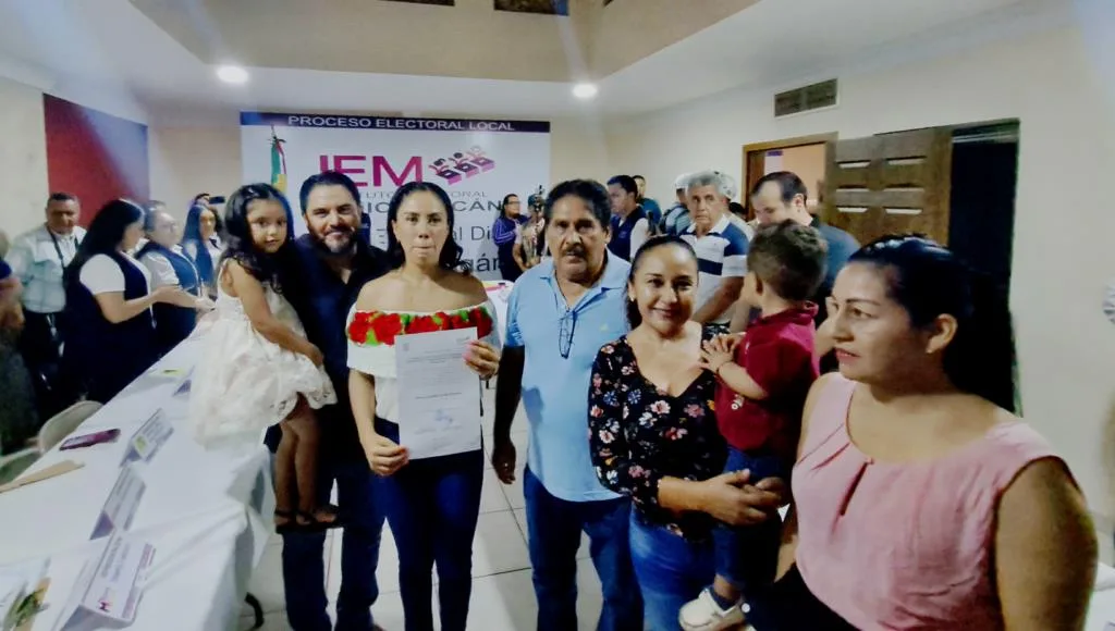 Fanny Arreola Recibe La Constancia De Mayoría Como Presidente Municipal De Apatzingán (Información Y Video) 19 Fanny Arreola Recibe La Constancia De Mayoría Como Presidente Municipal De Apatzingán (Información Y Video)