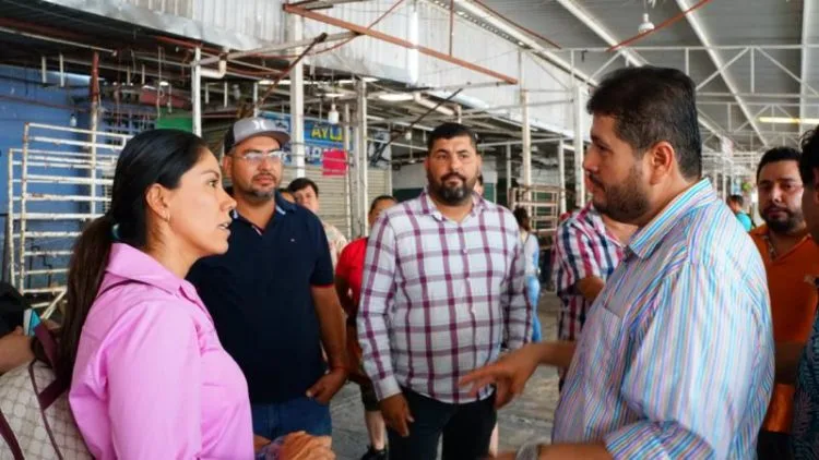 Fanny Arreola Se Reúne Con Locatarios Del Mercado Ignacio López Rayón; Comenzará La Limpieza A La Brevedad 21 Ejecutan En Morelia A Catedrático Universitario Y Paladín De Derechos Humanos Jean Cadet