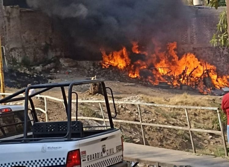 Prenden Fuego A Humilde Vivienda En Apatzingán 22 Prenden Fuego A Humilde Vivienda Apatzingan