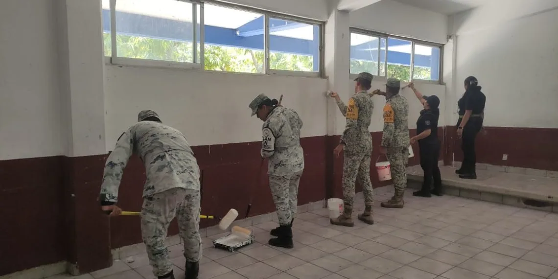 Sedena Gn Y Guardia Civil Pintan Aulas En Bachilleres De Mugica - El Día De Michoacán